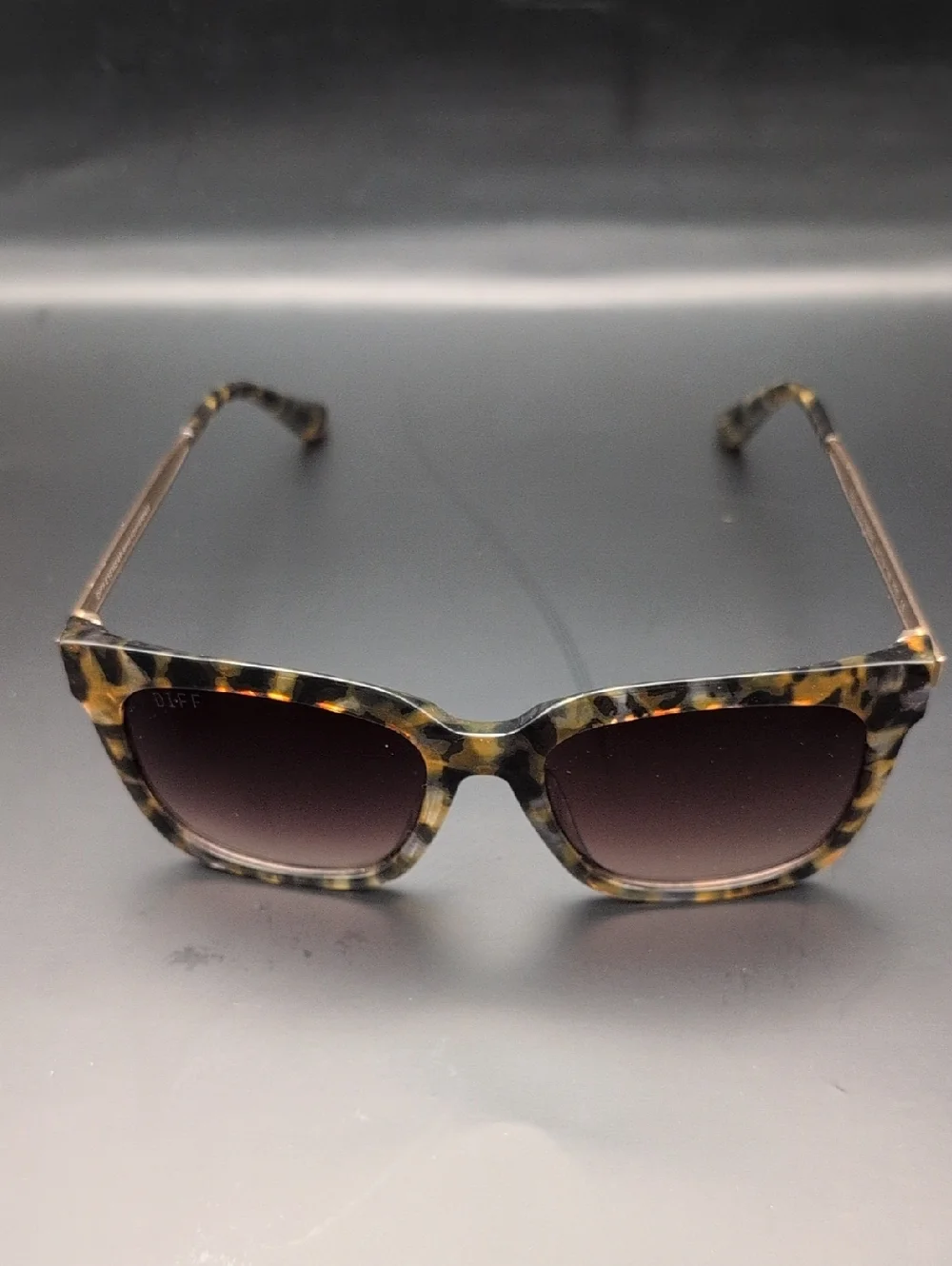 DIFF 54mm Hailey Sunglasses Tortoiseshell Square with Brown Lenses - Picture 1 of 12